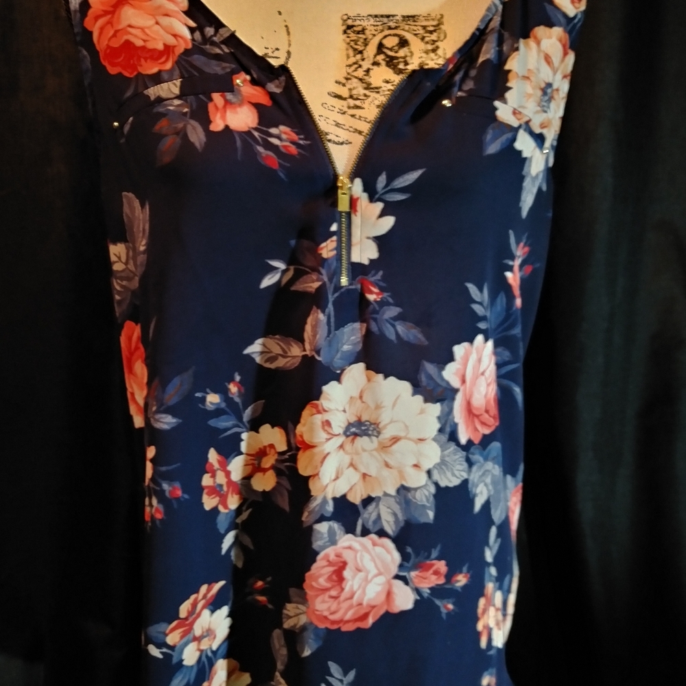 Floral front sleeveless blouse